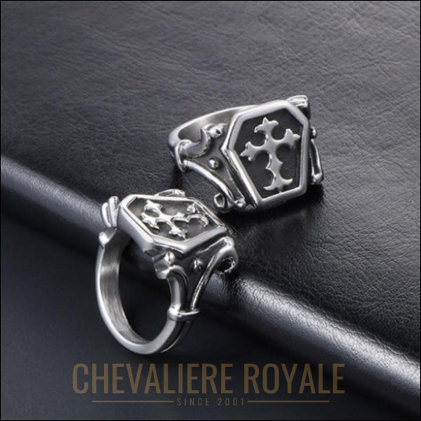 Chevalière Exclusive en Acier avec Croix Bouclier-Chevaliere ROyale - 58