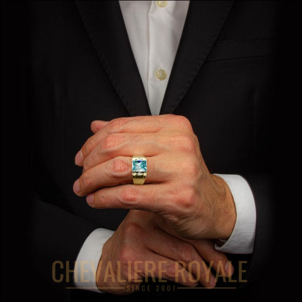 Chevalière de luxe en or jaune : la pierre d'aquamarine et diamants-Chevaliere Royale - 18