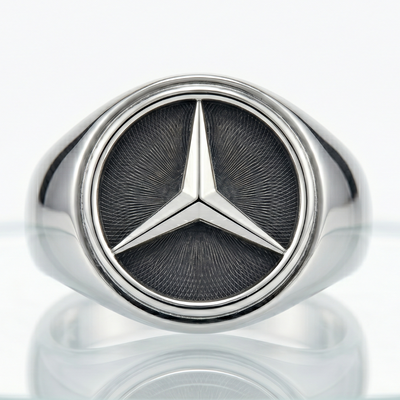 Chevalière Mercedes en Argent Massif : L'Esprit de l'Étoile au Doigt