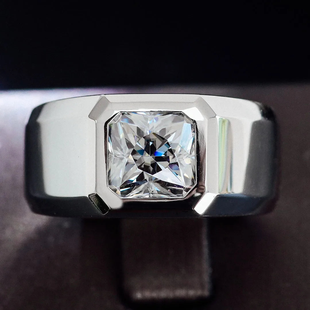 Chevalière Moissanite Or Blanc pour Homme : le raffinement absolu