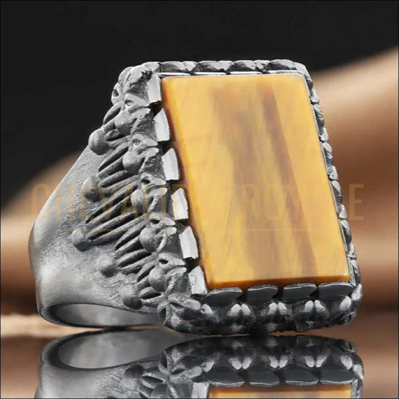 Bague avec pierre œil de tigre – Force, élégance-chevaliere-royale