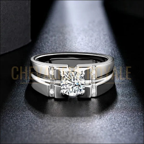 Bague chevalière pierre moissanite de forme ronde de 1,5 mm