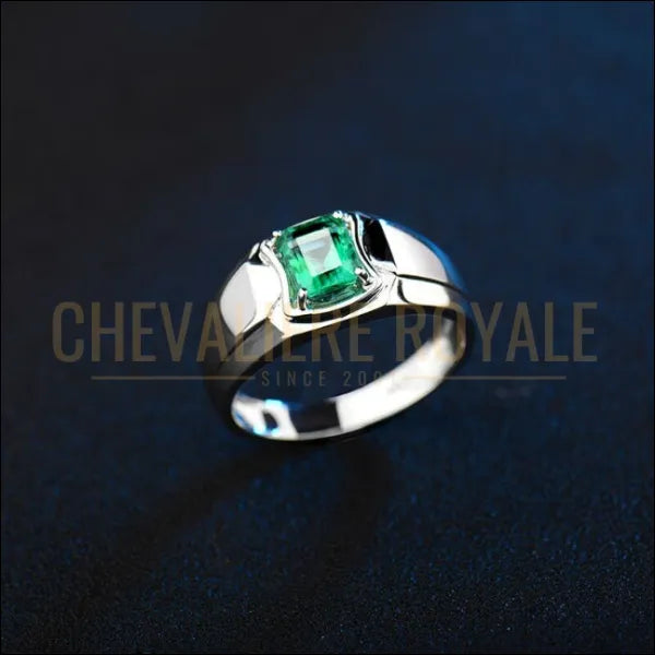 Bague chevalière homme: Pierre émeraude or blanc 18 carats