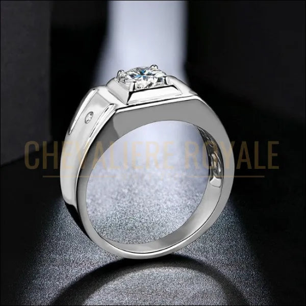 Bague chevalière homme avec moissanite et deux diamantes 