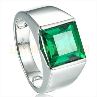 Bague chevalière homme en pierre d'émeraude de 4.8 carats
