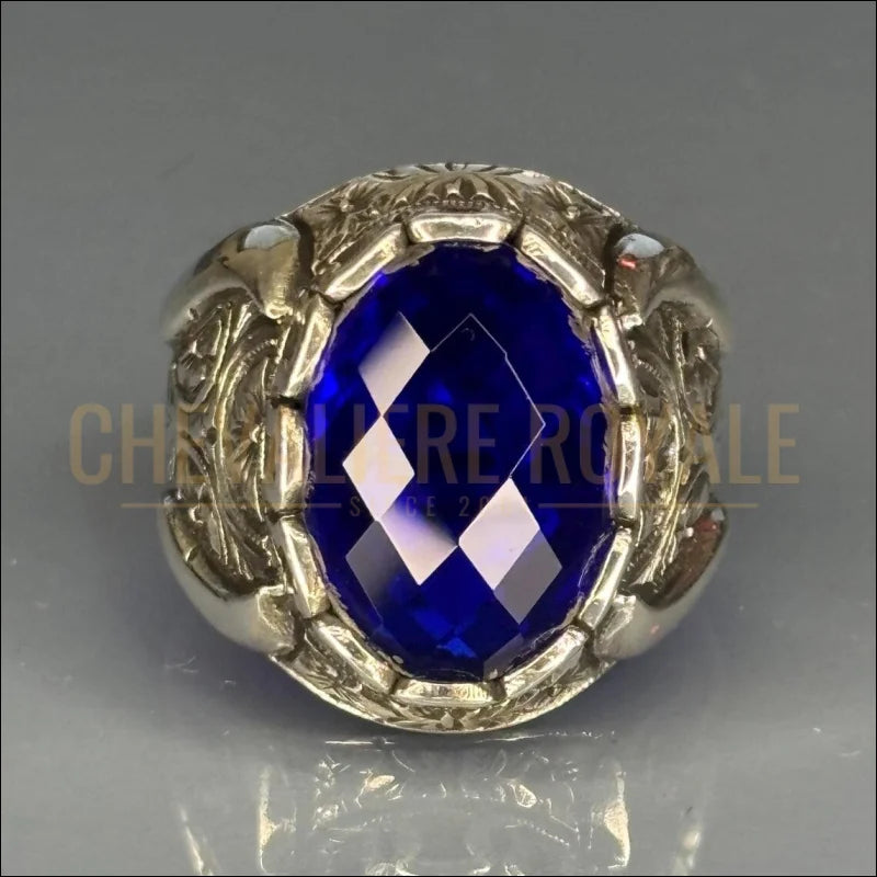 Bague de luxe saphir à gravure florale: bijoux tendance