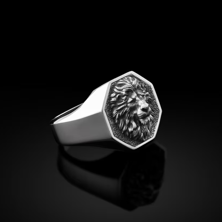 Chevalière homme argent sculpture tête de lion recouvert d'oxyde