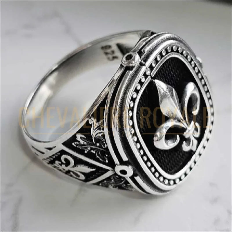 bague-fleur-de-lis-hommes-chevaliere-royale-546