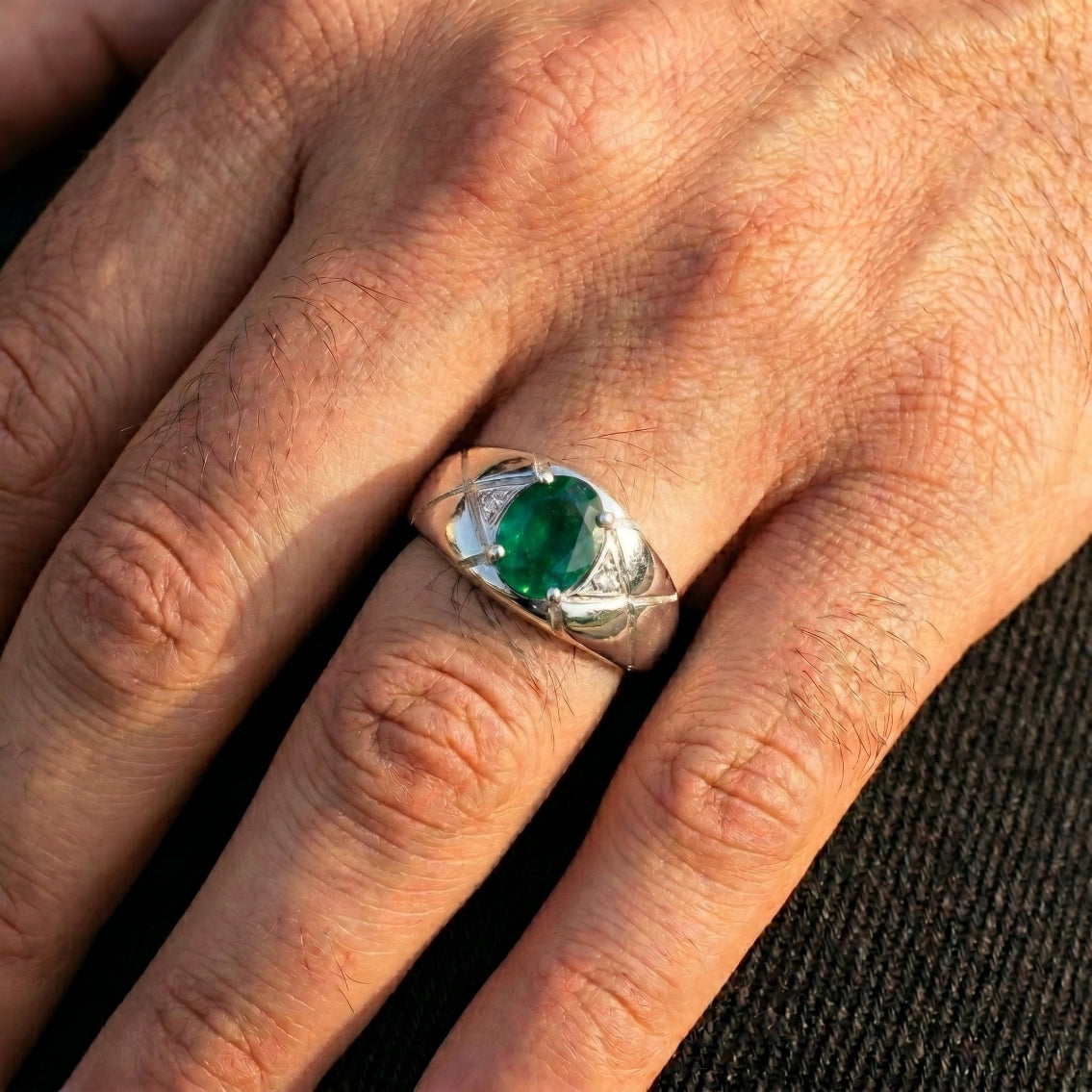 Bague Homme Émeraude et Diamants – Argent Massif Or Blanc 18 Carats