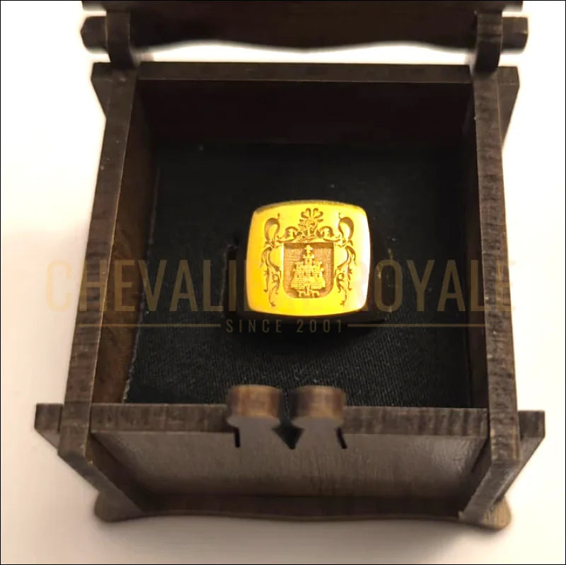 Bague personnalisée plaquée or de forme carrée 15X15-Chevaliere-royale