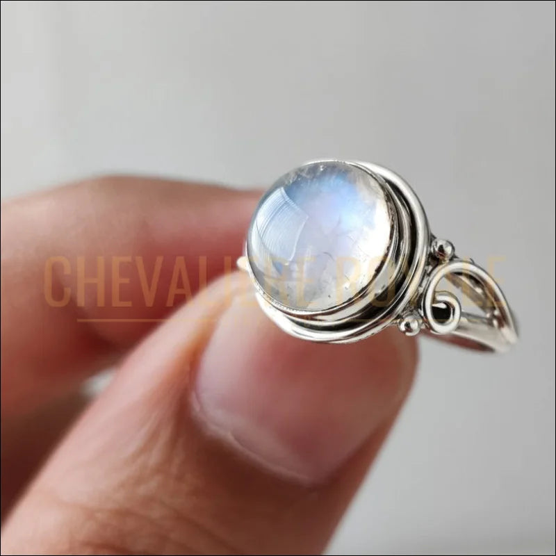 Bague-pierre-de-lune-arc-en-ciel-bague-boheme-ronde-en-argent-chevaliere-royale