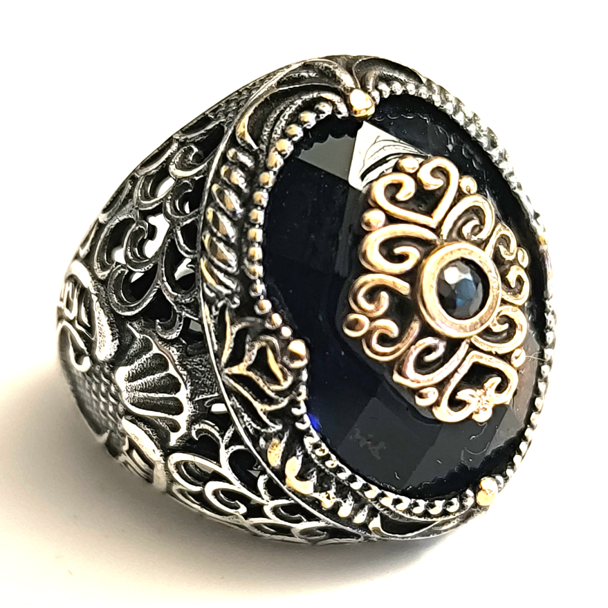 Bague Chevalière Argent 925 Avec Zircone Noire Motif Lis - Style Gothique/biker, Neuf Sans Emballage