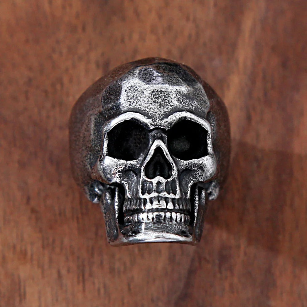 Chevalière homme skull touche intemporelle