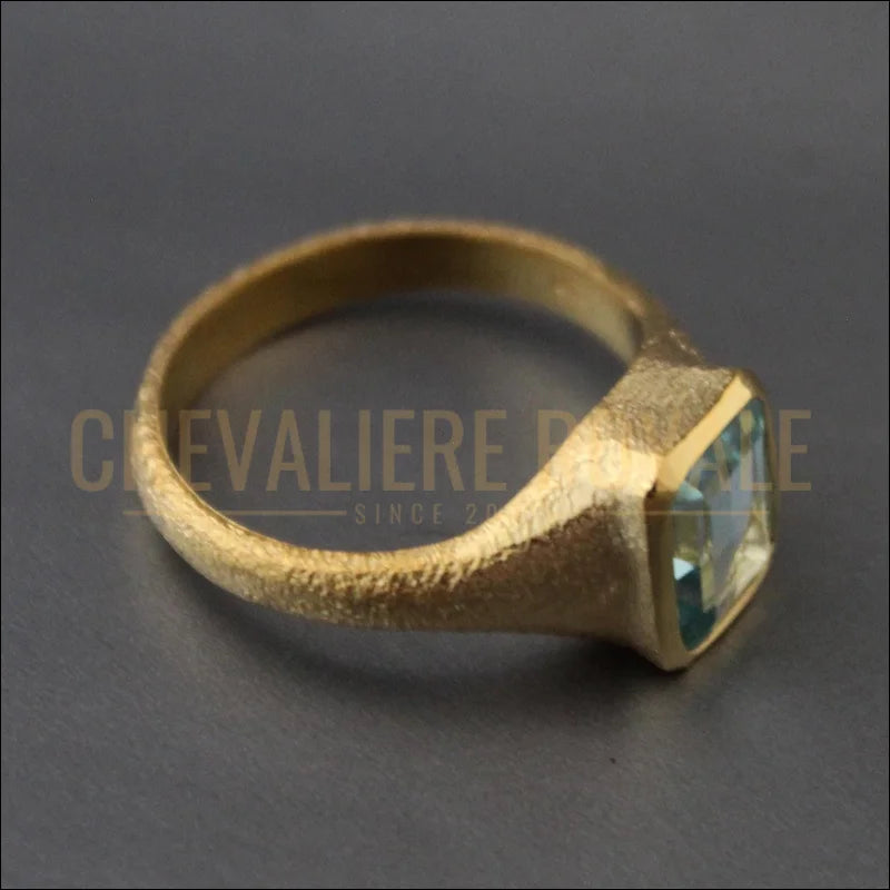 Chevaliere-Bague-de-promesse-femmes-aigue-marine-naturelle-Chevaliere-Royale
