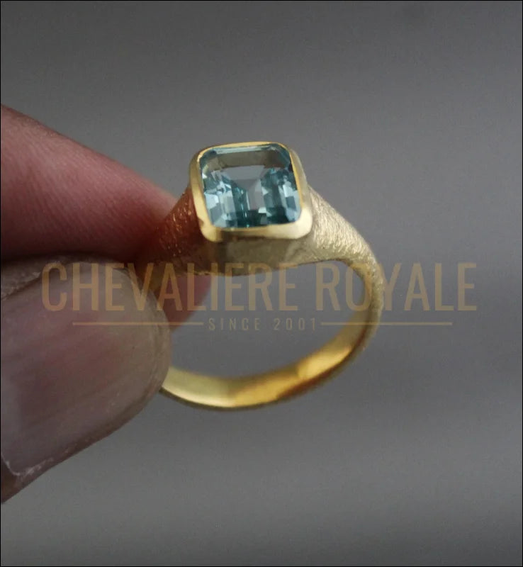 Chevaliere-Bague-de-promesse-femmes-aigue-marine-naturelle-Chevaliere-Royale