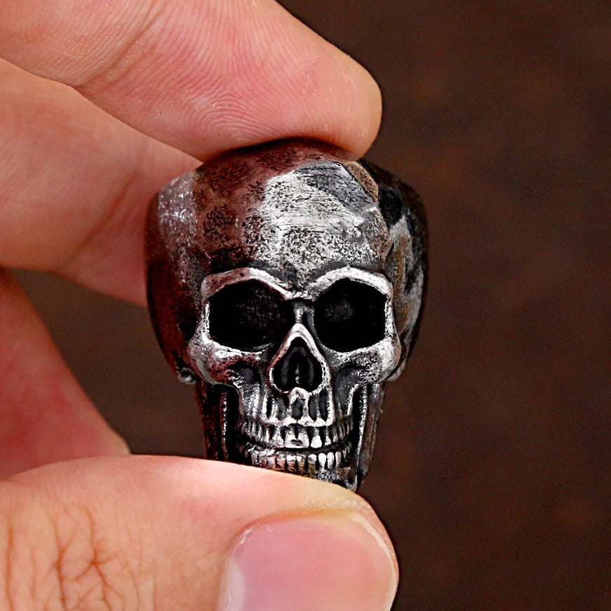 Chevalière homme skull touche intemporelle
