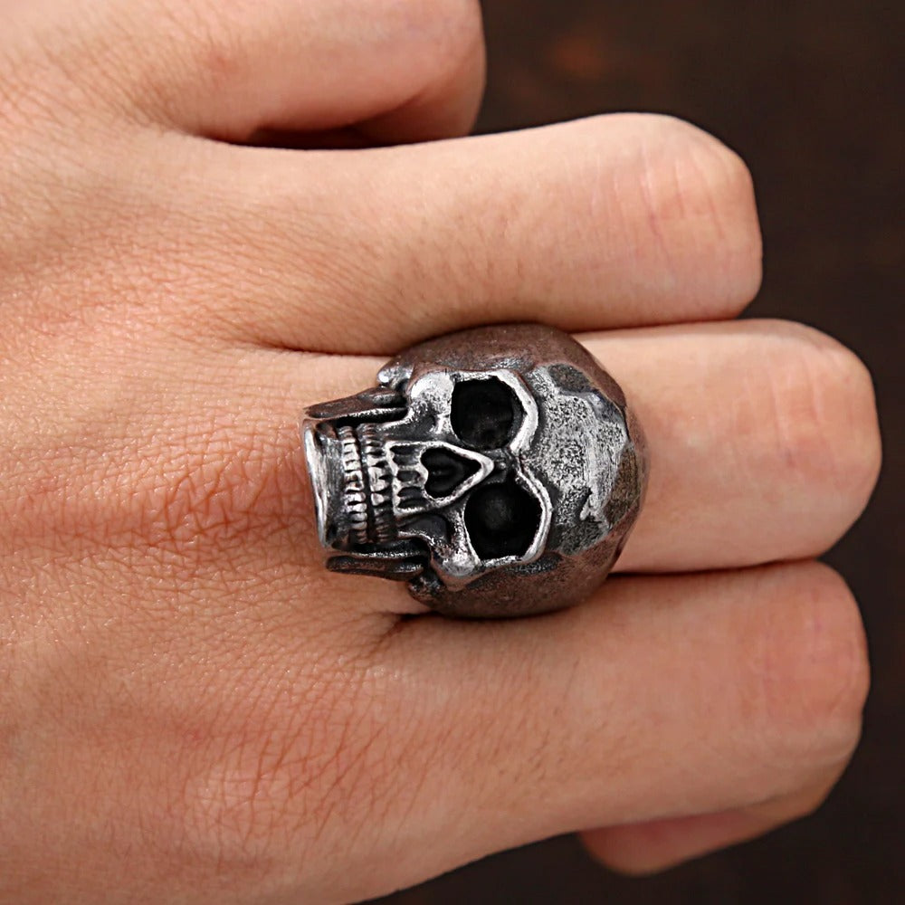 Chevalière homme skull touche intemporelle