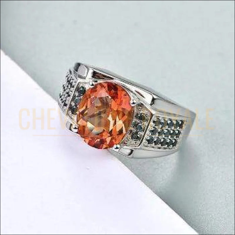 Chevalière Royale bague pour homme en argent central facetté pierre zultanite bijou