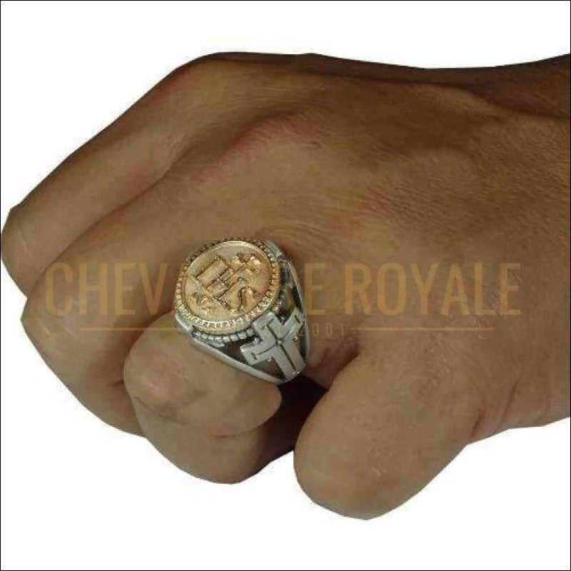 chevalier-catholique-en-or-artisanale-fait-mal-nom-de-jesus