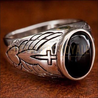 chevaliere-argent-croix-jesus-pierre-onyx-noir-pas-cher.
