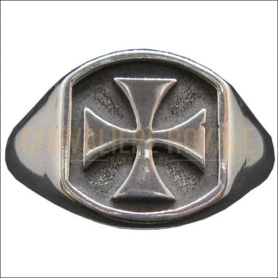 Bague Chevalière argent croix de Malte de style classique et intemporel 