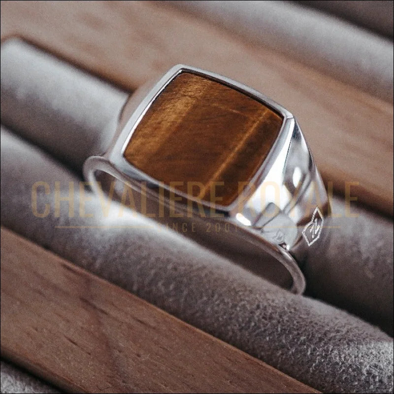 Chevalière Argent Massif avec Œil de Tigre - L'Équilibre au Poignet - Chevaliere Royale - 845