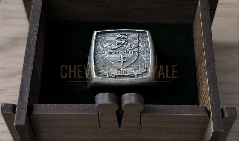 Chevalière argent personnalisée – gravure 3d en relief