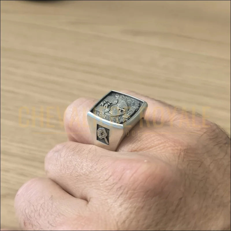 Bague-argent-personnalisée–Gravure-3D-relief-Chevaliere-Royale