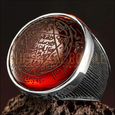 Bague Chevalière argent massif pierre brute en agate rouge gravée à la main