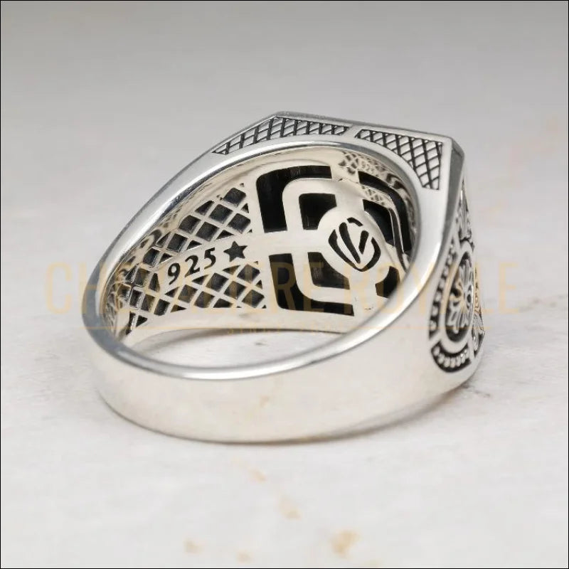 Bague Chevalière artisanale en argent IC XC NIKA « Jésus-Christ gagne »