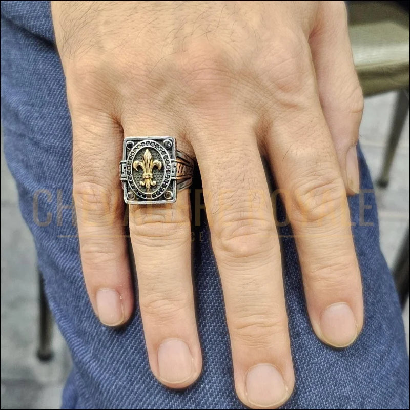 Chevalière artisanale en argent massif – Fleur de Lys royale-Chevaliere-Royale-37