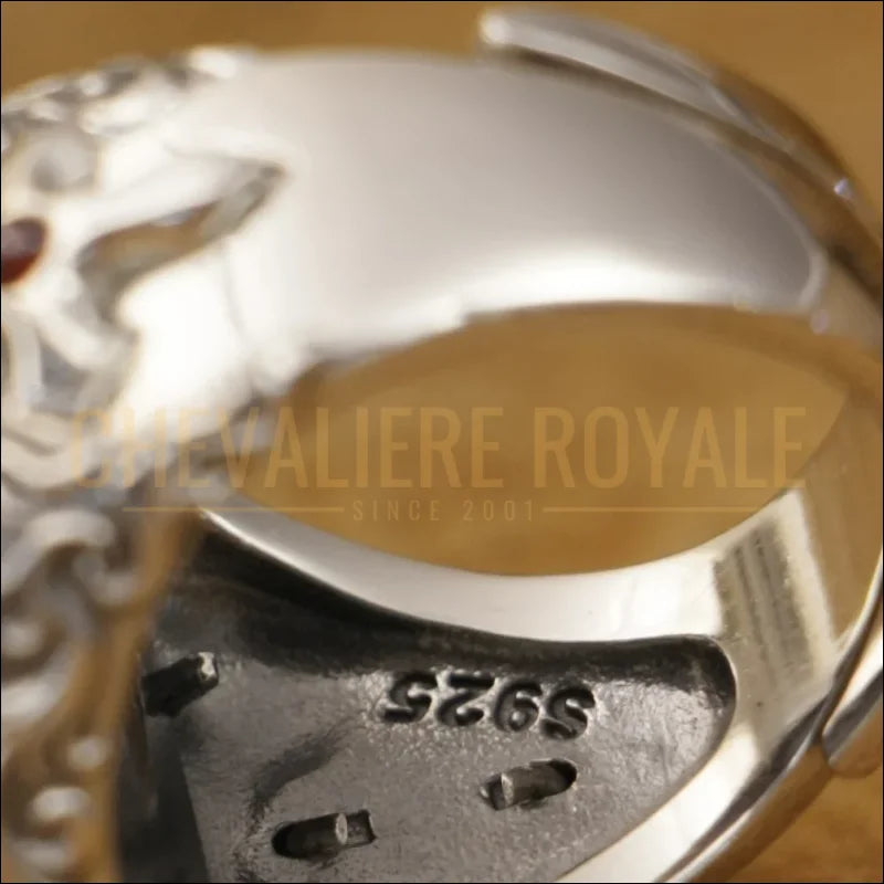 Chevalière catholique avec croix rayonnante – argent massif