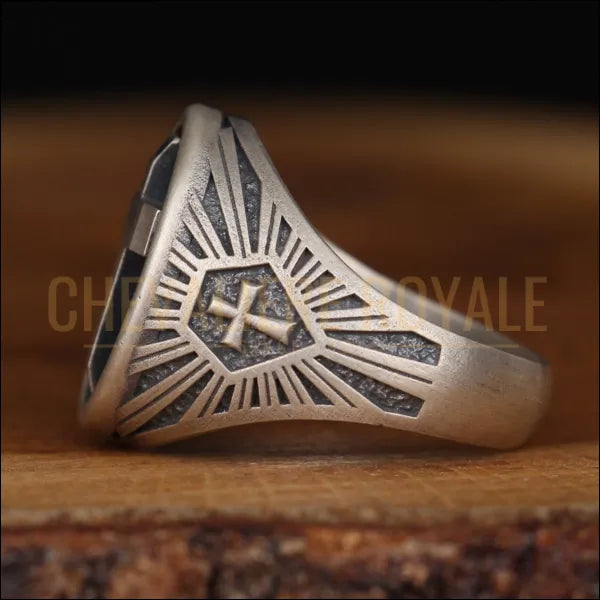 Chevalière Croix Artisanale : Symbole Spirituel d'Exception-Chevaleire Royale - 7777