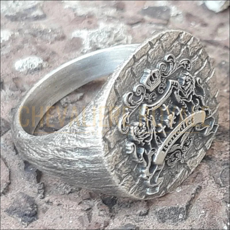 Chevalière d'armoirie en argent massif : Symbole de distinction -Chevaliere Royale - 