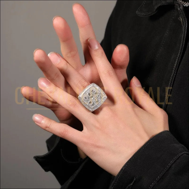 Chevalière de Luxe personnalisée avec Moissanite et Initiales-Chevaliere Royale - 8654