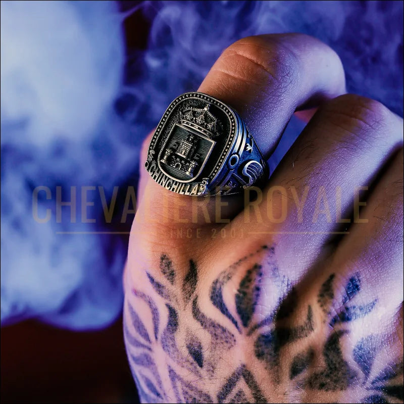 chevaliere-ecusson-familial-bague-armoiries-personnalisees-pour-homme-argent-royale