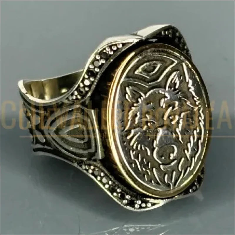 chevaliere-en-argent-symbole-loup-force-loyaute-tete-Chevaliere-Royale