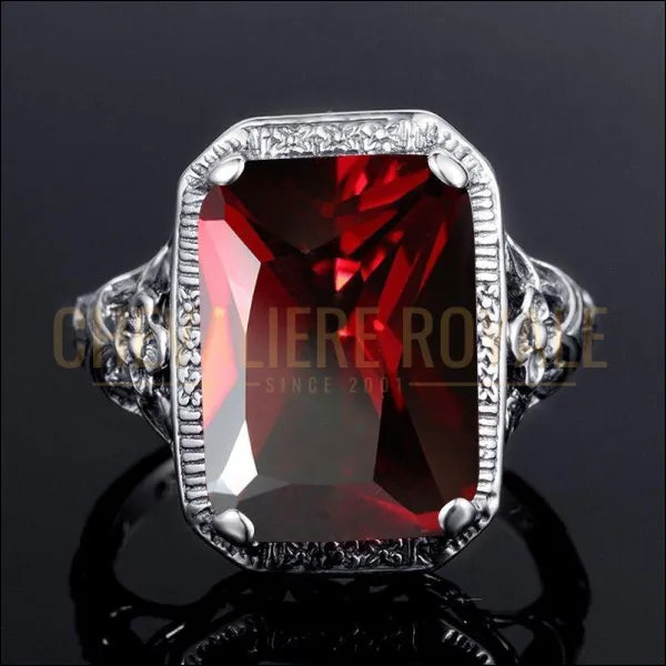 Chevalière femme en argent pierre grenat rouge coupe 