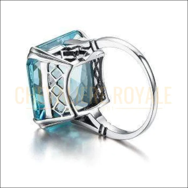 Chevalière femme en argent pierre l'aigue-marine couleur bleu clair bague pas cher bijou