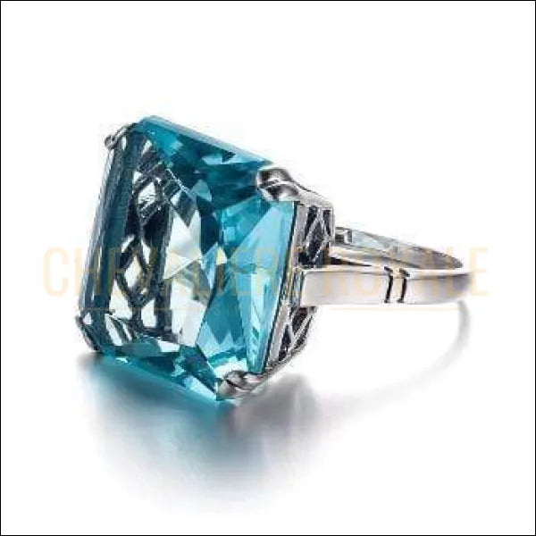 Chevalière femme en argent pierre l'aigue-marine couleur bleu clair bague 