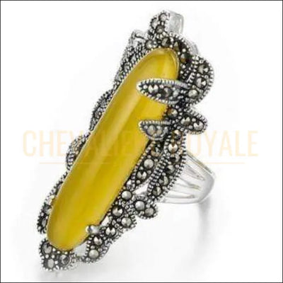 Chevalière femme en argent plateau ovale et glorieuse pierre d'ombre - Chevalière Royale 