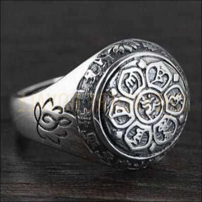 Chevalière femme en argent présentant les 7 chakras de 