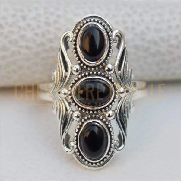 chevaliere-femme-pierre-onyx-noir-motif.