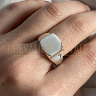 Chevalière royale forme carrée homme argent plaqué or personnalisable