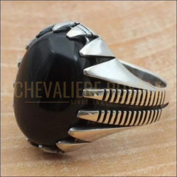 Chevalier avec pierre ovale onyx noir pour hommes