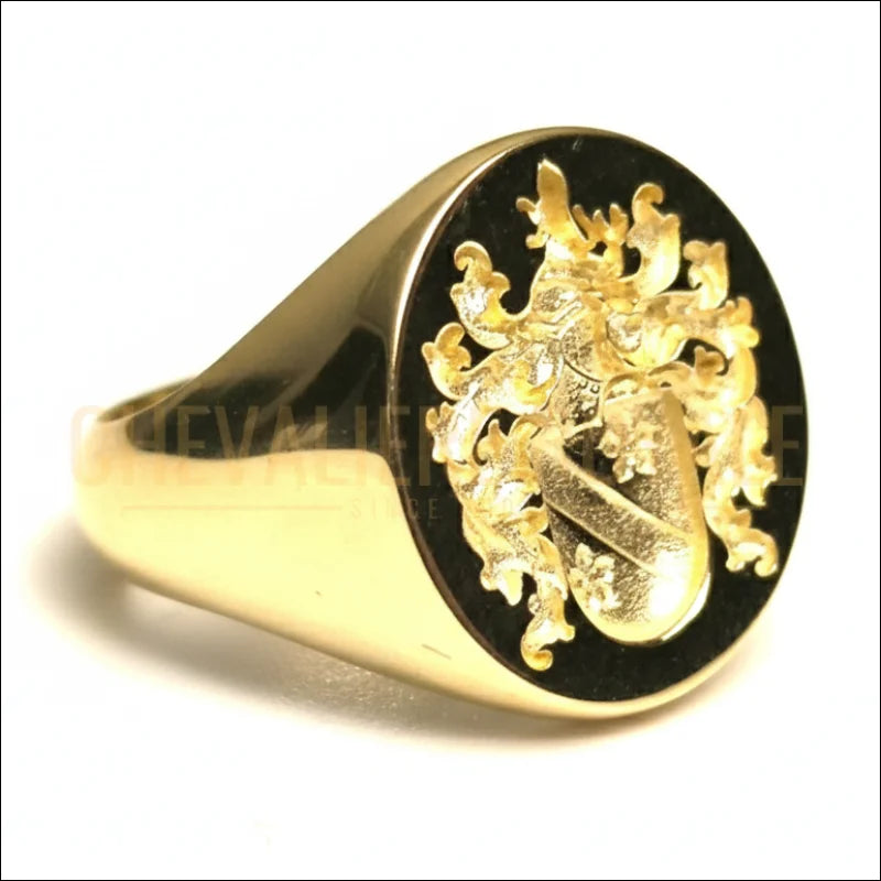 bague-en-or-jaune-18-carats-gravure-heraldique-hommes-chevaliere-royale