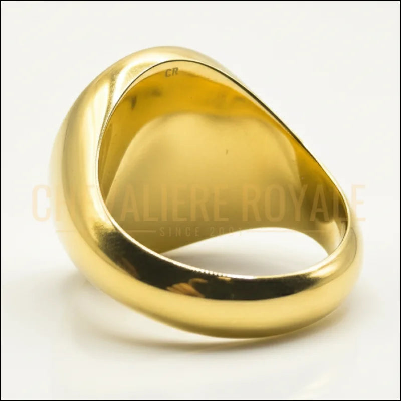bague-personnalisee-gravure-heraldique-en-or-chevaliere-royale