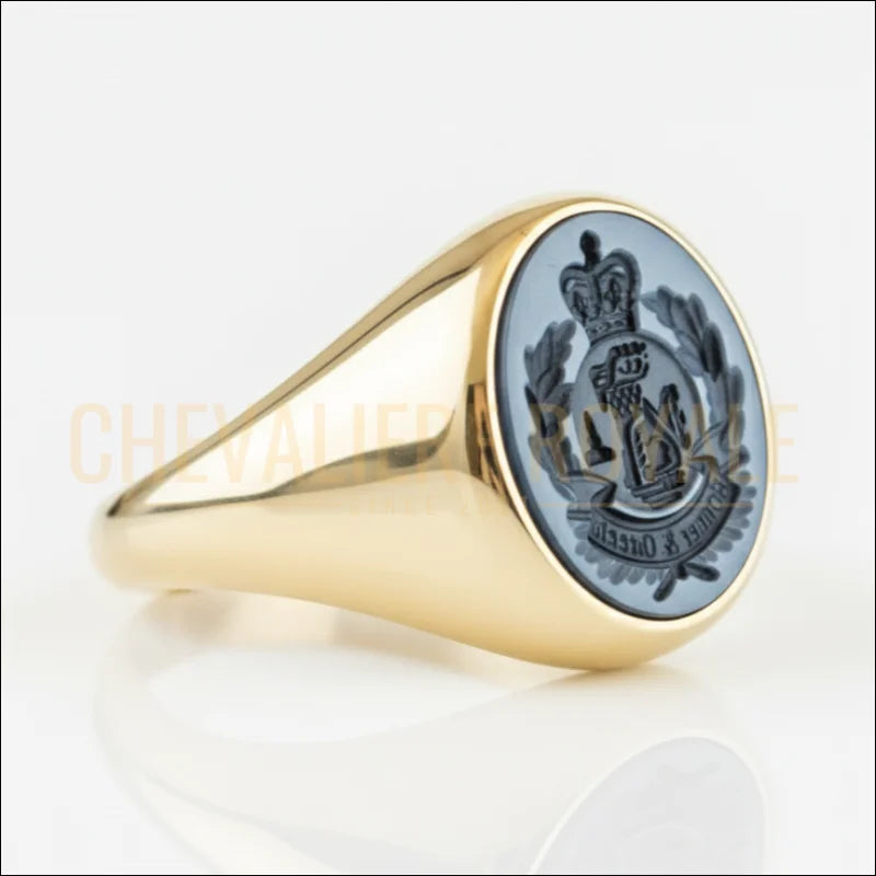 BAGUE-personnalisée-gravure-helardique-or-jaune-18-carats-ovale-13x15-chevaliere-royale