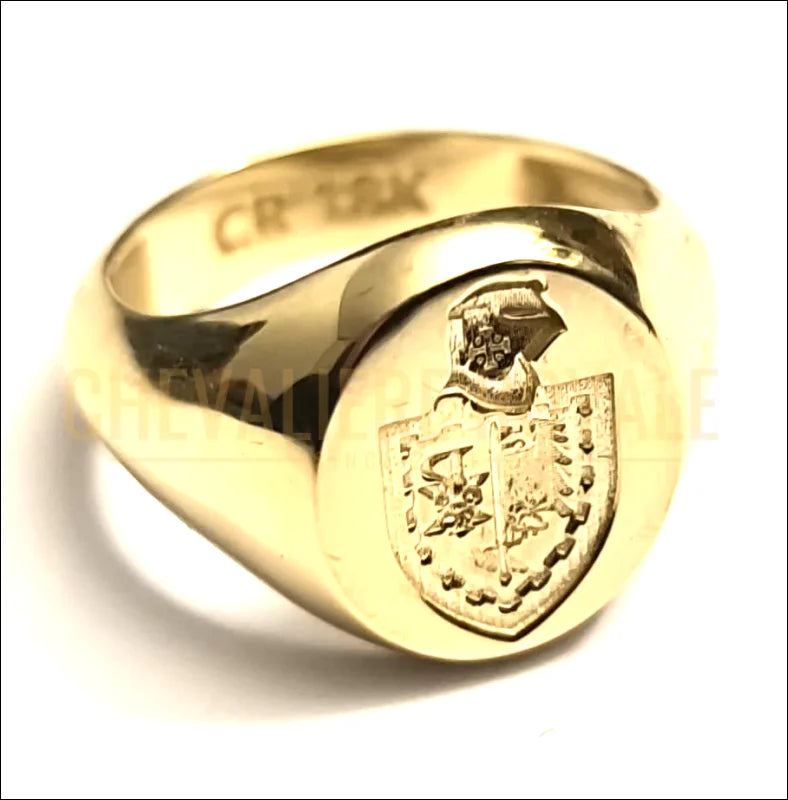 bague-or-jaune-18-carats-gravee-heraldique-sur-mesure-chevaliere-royale