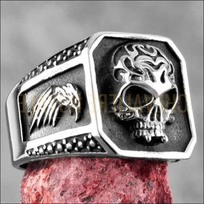 Chevaliere-homme-acier-design-tete-de-mort-motard